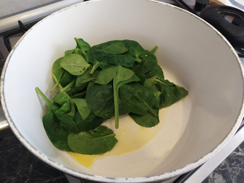 cuocere gli spinaci per i gnocchi