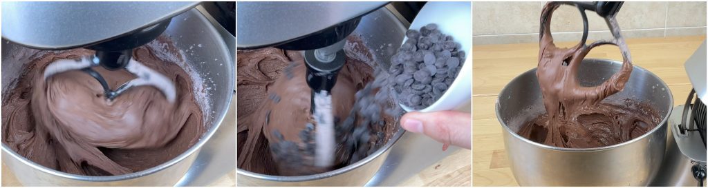 Aggiungere le gocce di cioccolato e completare l’impasto dei muffin al cioccolato